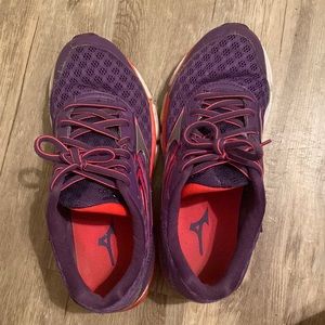 Women’s mizuno shoes